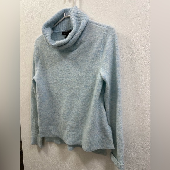Banana Republic Aire Women's‎ Light Blue Turtleneck Sweater, Sz XS - Picture 1 of 4